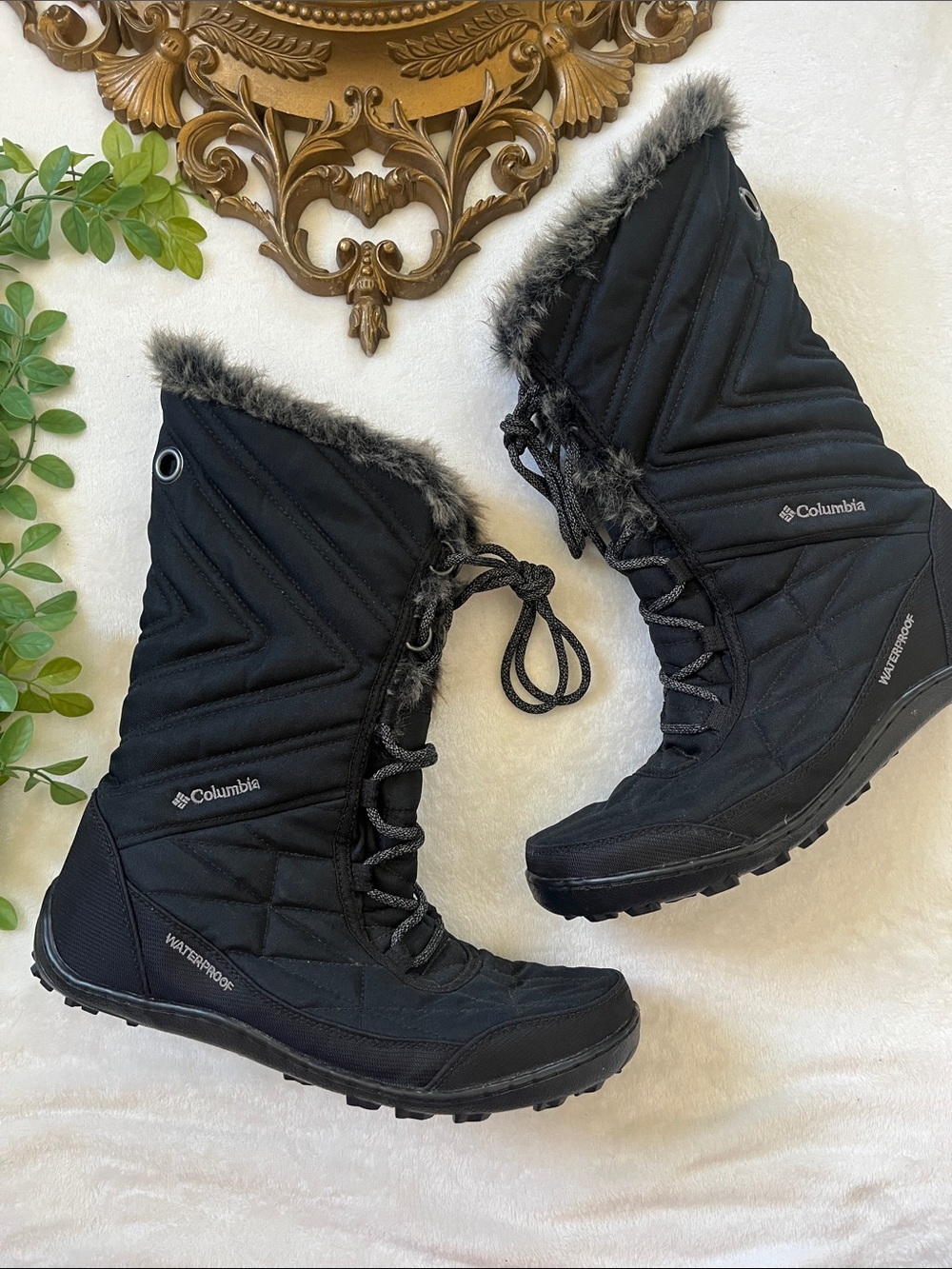 Columbia Black Women's Waterproof Lace-Up Winter Boots with Faux Fur Collar